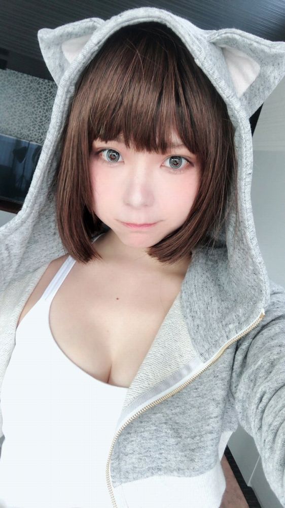 あまつまりな 脱ぎすぎ水着＆下着グラビア画像！