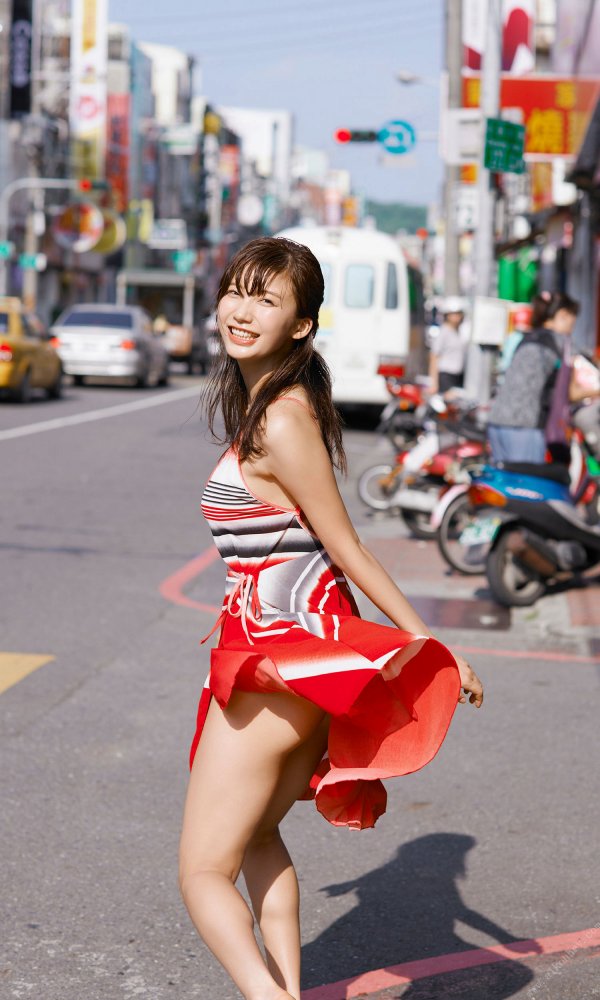 小倉ゆうか 激かわボインの水着グラビア画像！