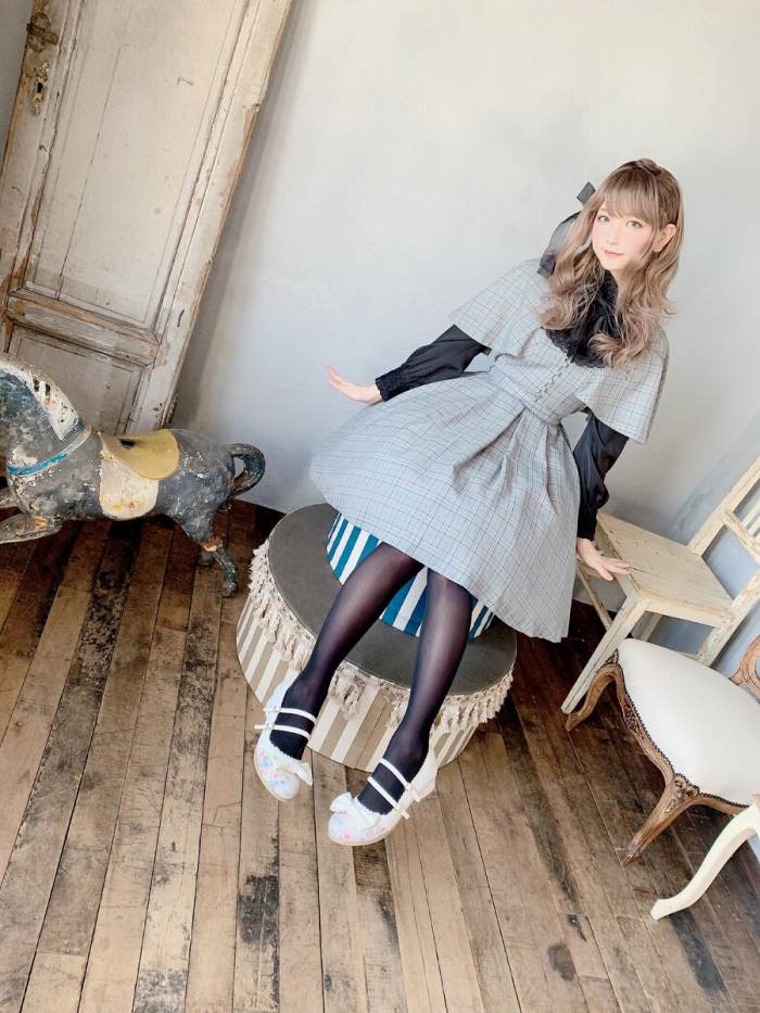 あまつまりな 脱ぎすぎ水着＆下着グラビア画像！