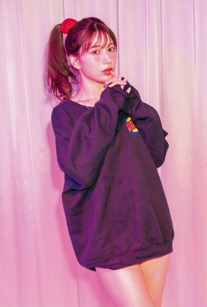 雪平莉左 グラマラス美女の水着グラビア画像！