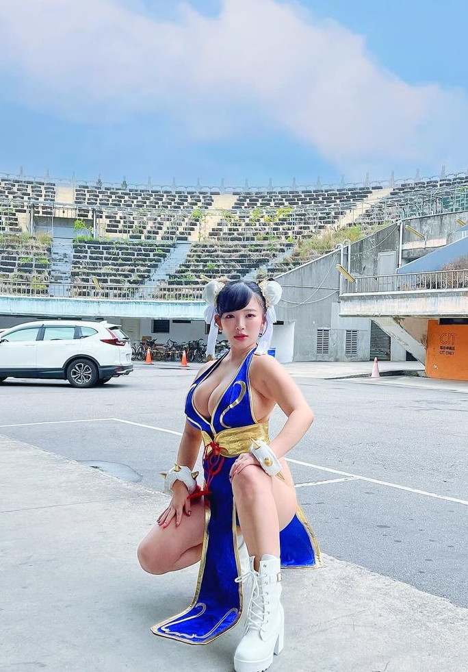 天木じゅん 爆裂Iカップの水着グラビア画像！