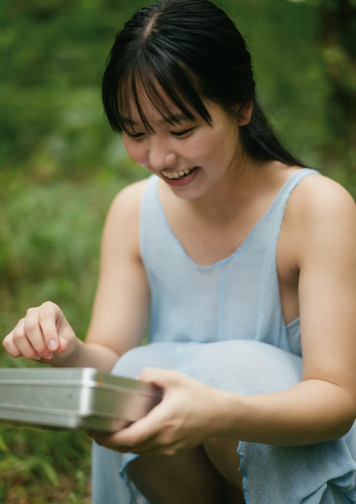 本郷柚巴 まぶしいボインの水着グラビア画像！
