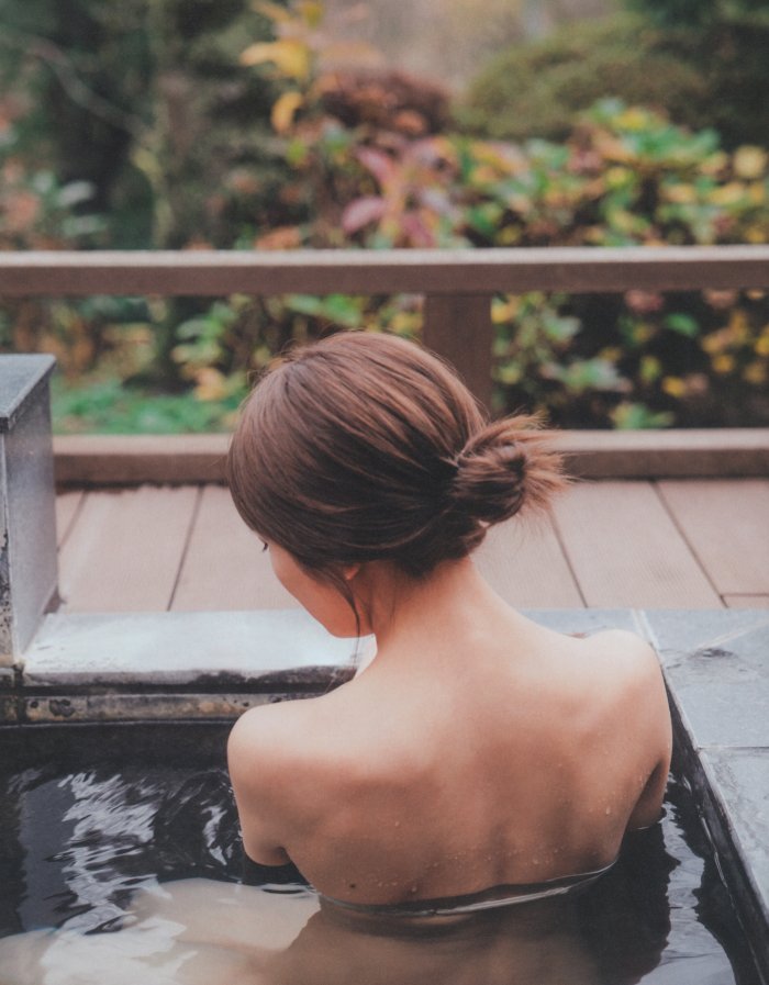 秋元真夏 激かわな水着・ランジェリー画像！