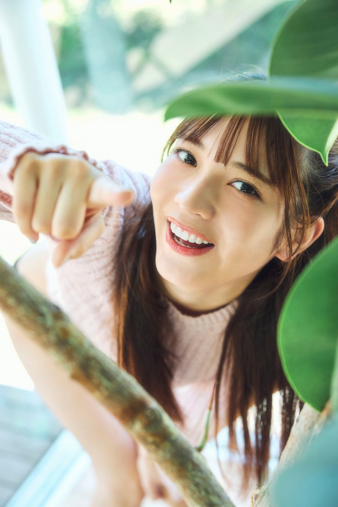 黒嵜菜々子 ふわふわボインの水着グラビア画像！