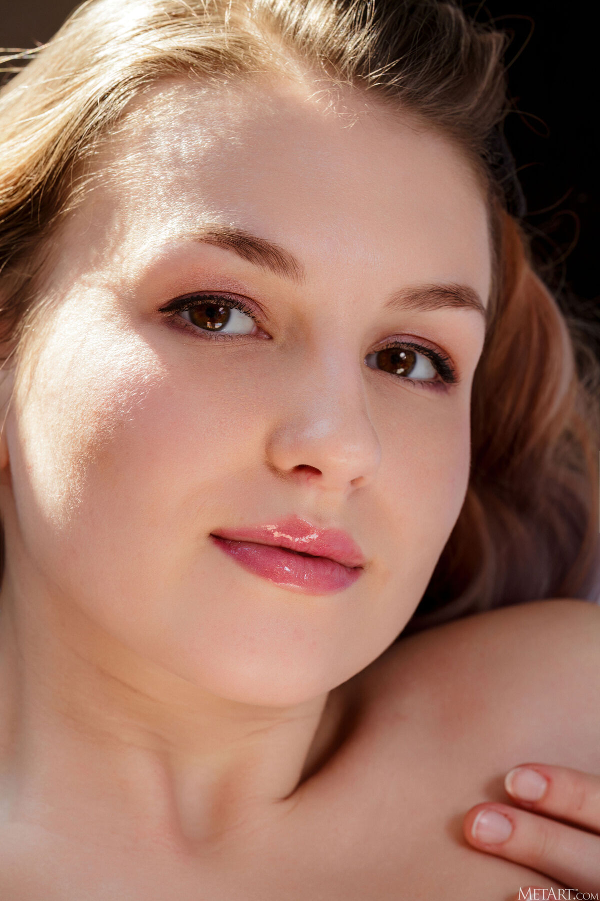 MetArt Isabele - Light and Shadow Part01