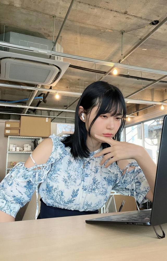 いけちゃん 細身でEカップの水着グラビア画像！