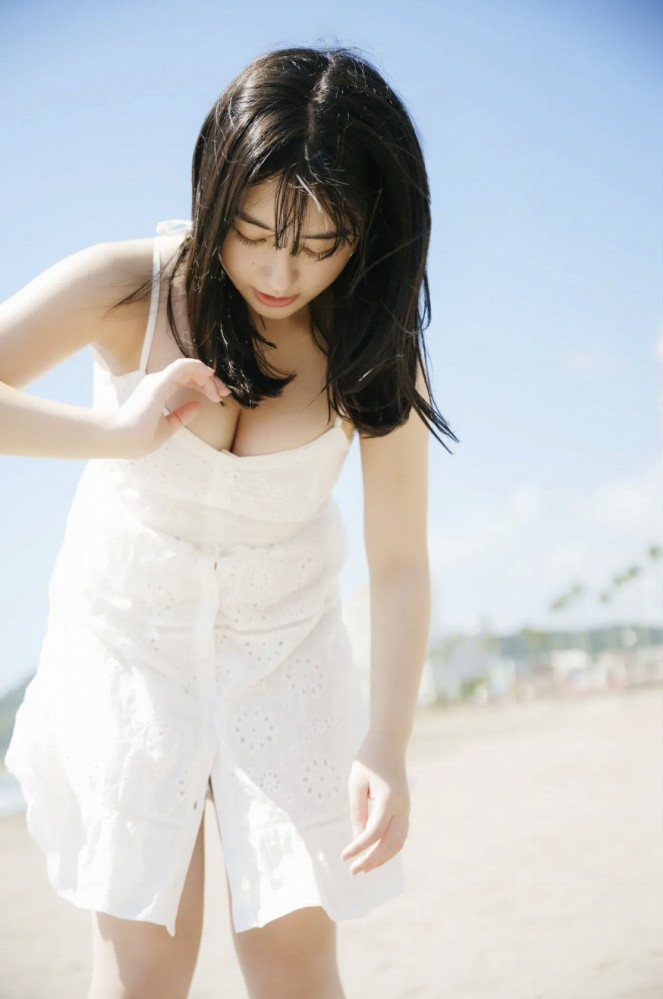 麻倉瑞季 おっぱいが大きい水着グラビア画像！