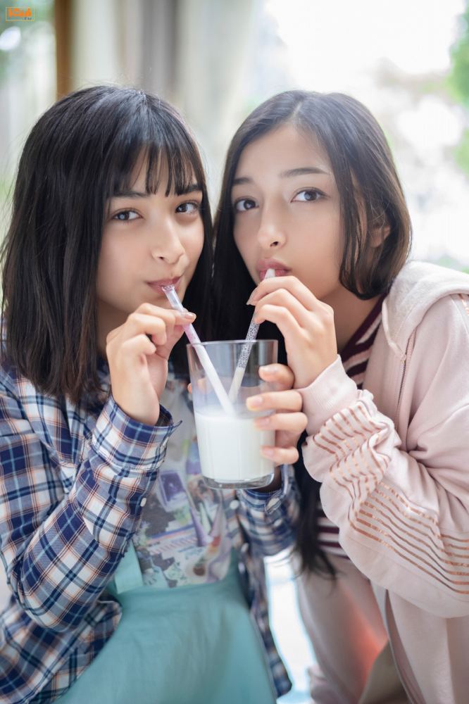 エリマリ ハーフ姉妹の水着グラビア画像！！