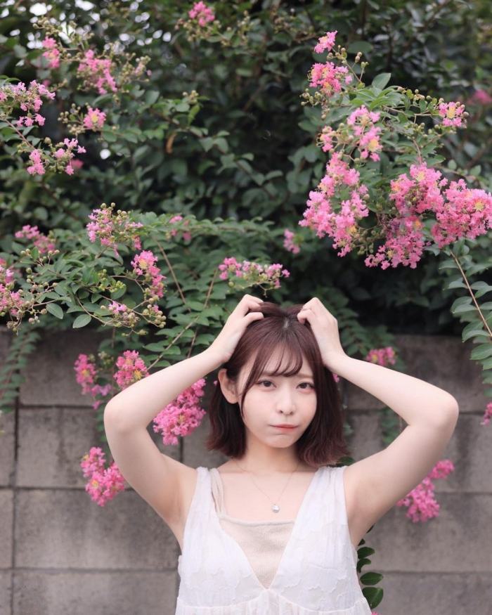 小日向結衣 乳輪ヌードと水着グラビア画像！