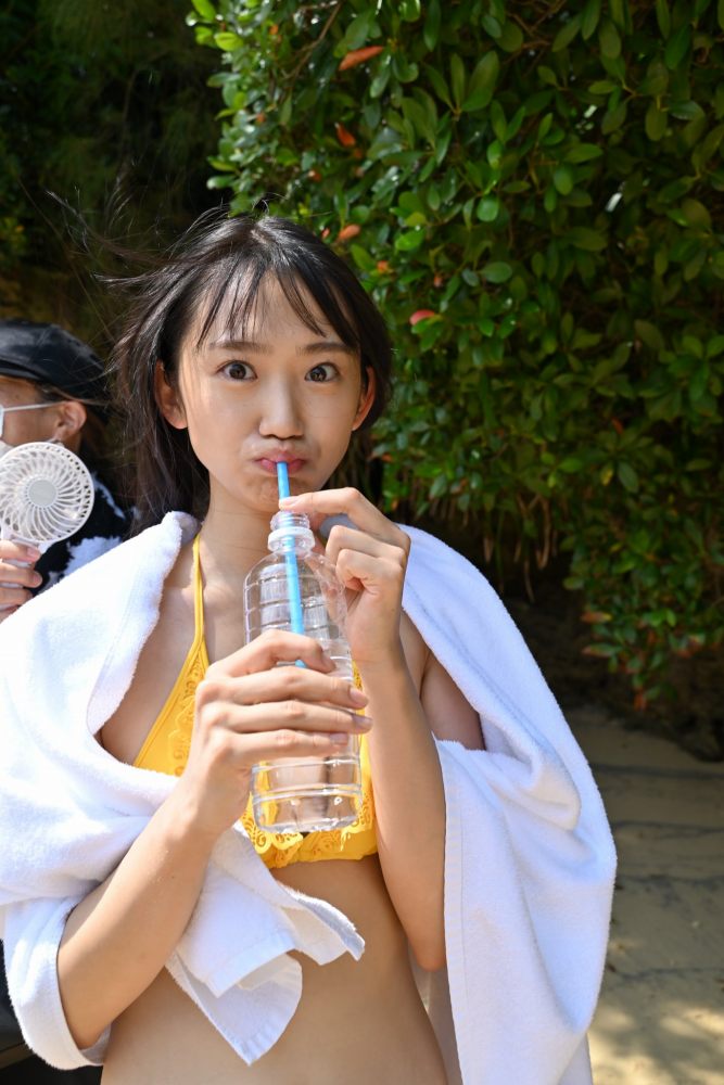 相沢菜々子 スタイル抜群な水着グラビア画像！