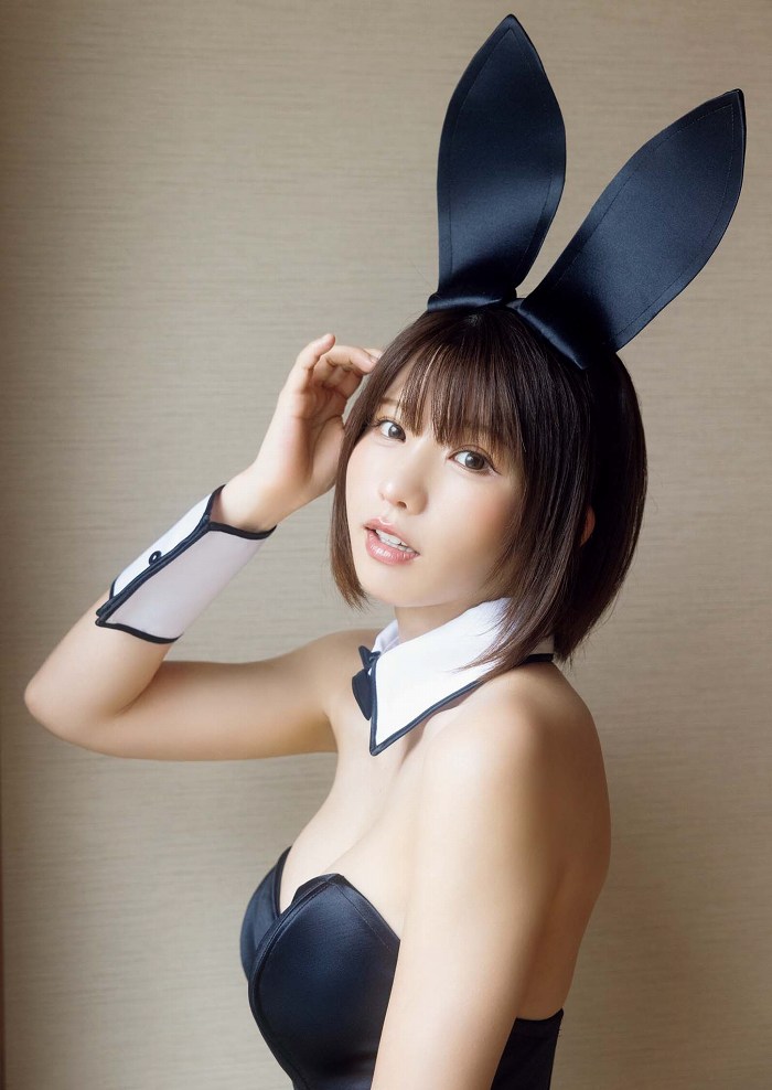 えなこ 過去のグラビア画像