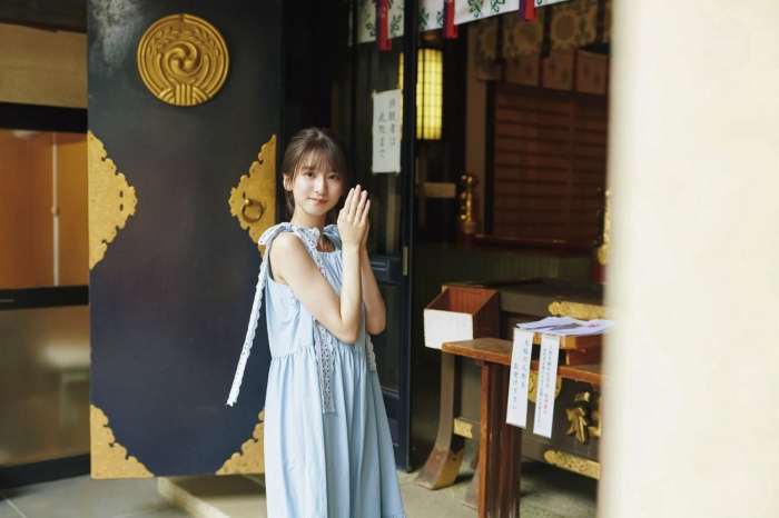 菅原咲月 すべすべ美脚の激かわグラビア画像！