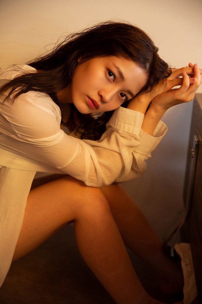 黒嵜菜々子 ふわふわボインの水着グラビア画像！