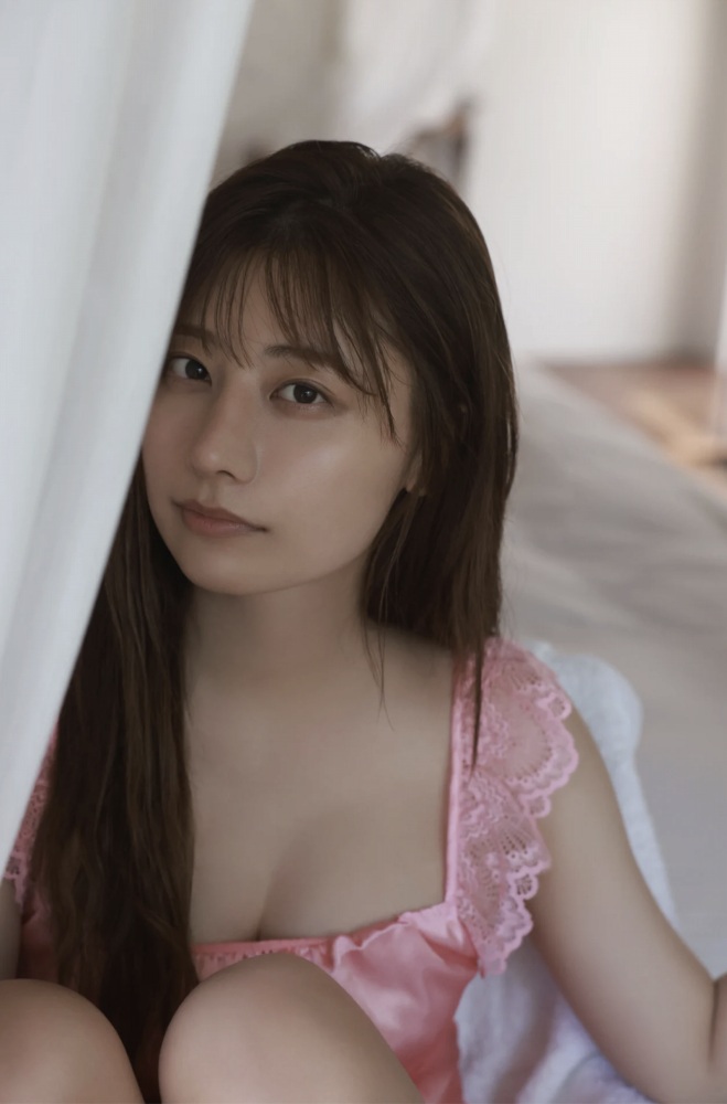 鈴木優香 ちょっと脱ぎすぎ水着グラビア画像！