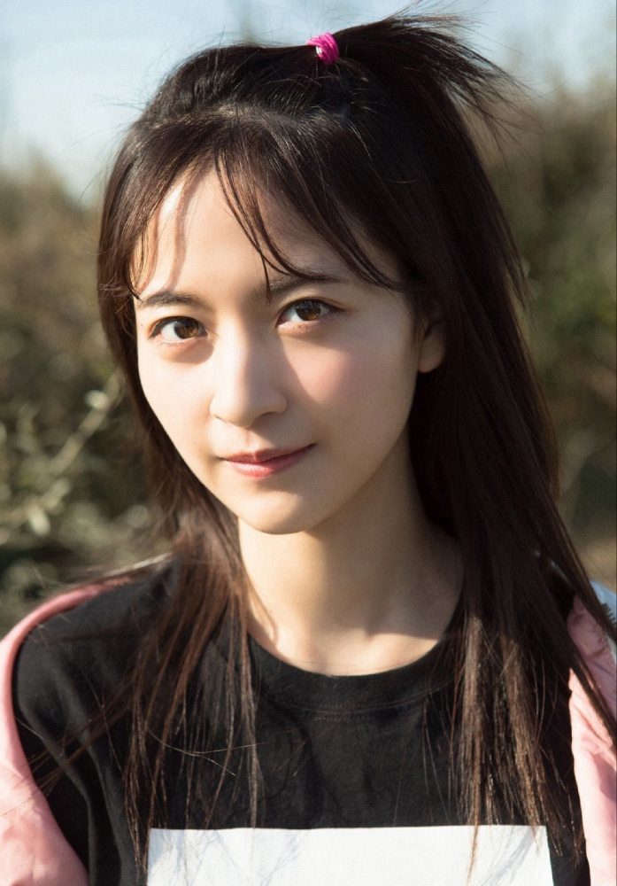 金川紗耶 美脚でスタイルが凄いグラビア画像！