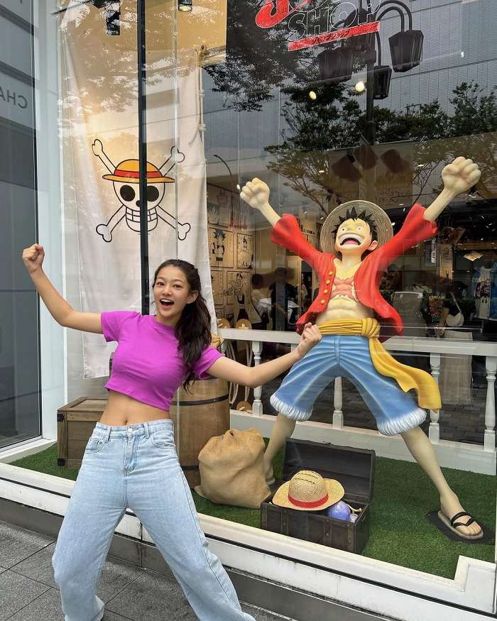 虹咲カリナ けっこう巨乳な水着グラビア画像！