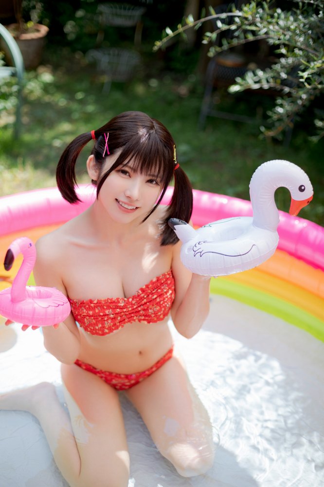 えなこ 過去のグラビア画像