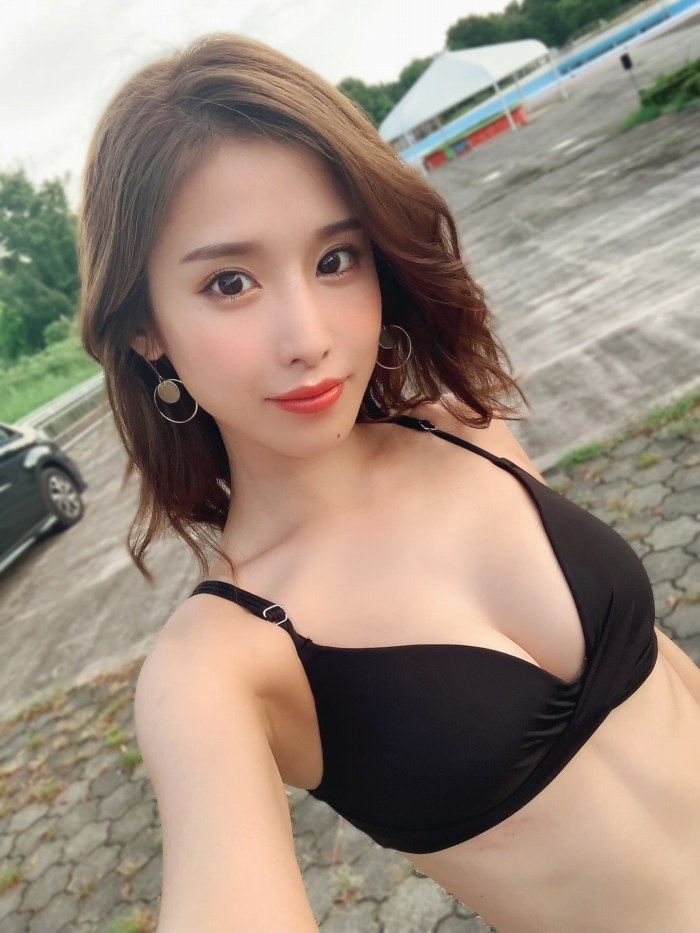 益田アンナ スタイルが凄い水着グラビア画像！