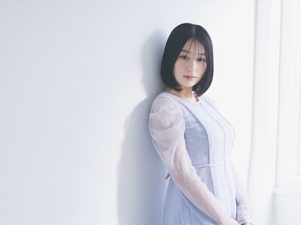 髙野真央 Gカップボインの水着グラビア画像！