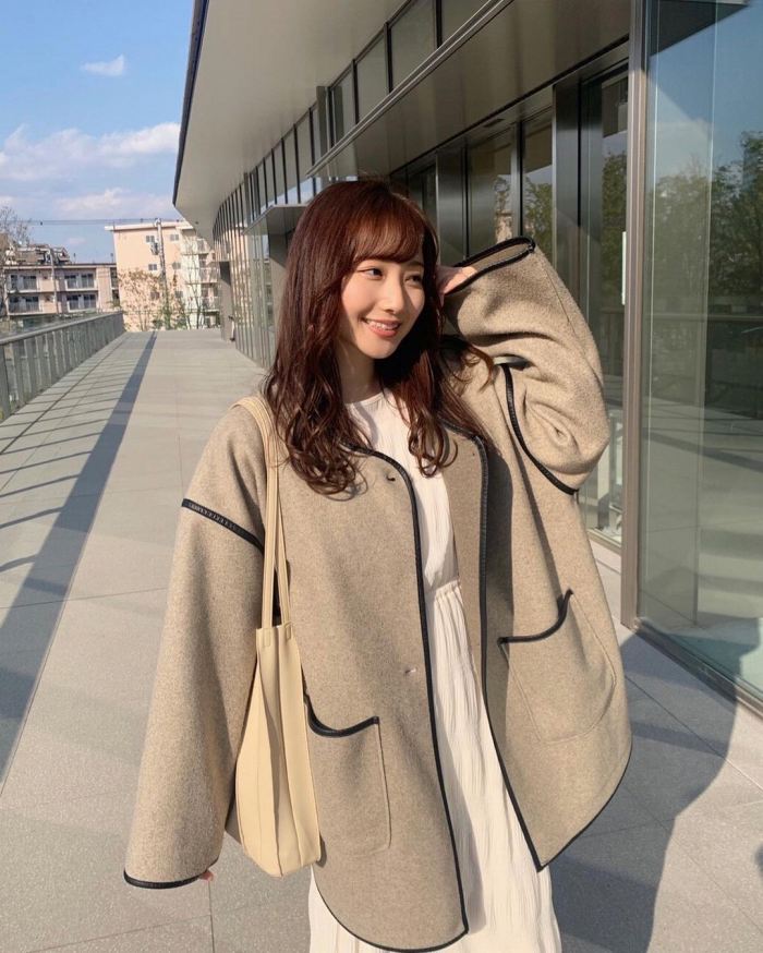 青山なぎさ 激かわな生脚＆タンクトップ画像！