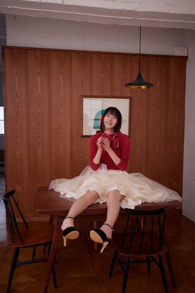 岡田紗佳 ぷるぷるGカップ水着グラビア画像！