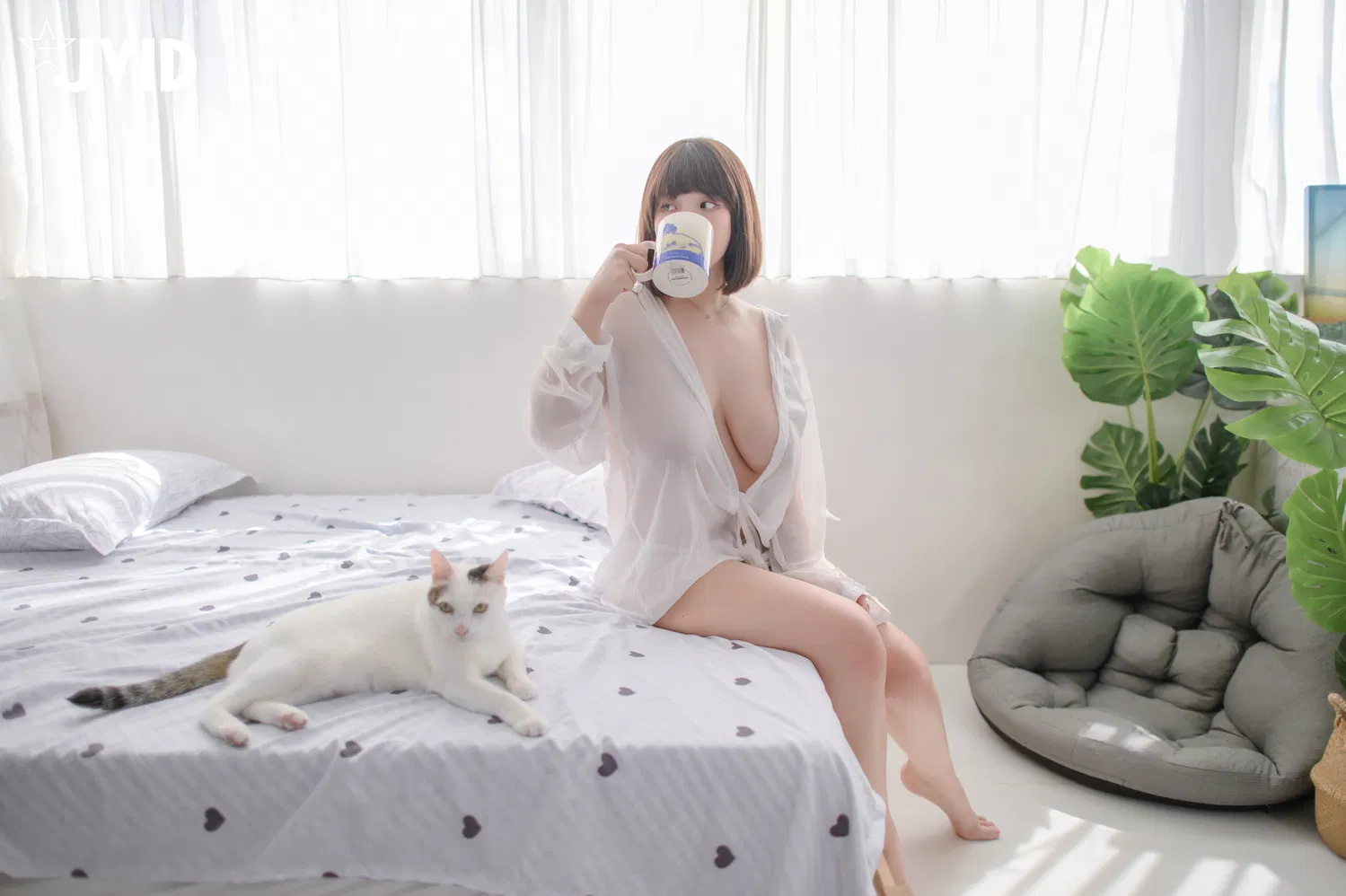 [JVID] Ruru茹茹 - 【H級豪巨乳】寄宿家中的前同事－茹茹，一早醒來就衣衫不整！豪乳在眼前晃的我頭好暈啊～～～