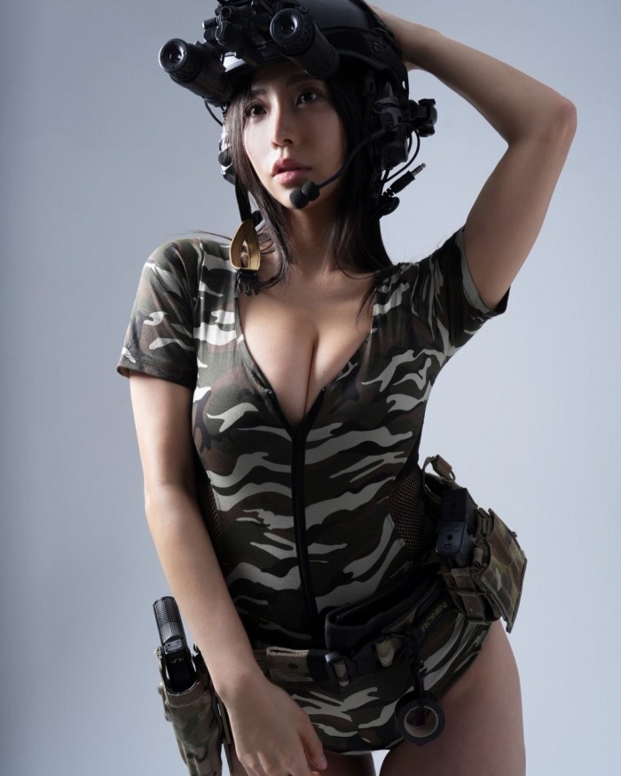 鈴木ふみ奈 Iカップの水着グラビア画像ほか！