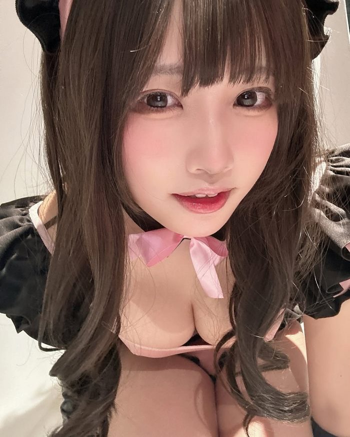 小倉あずさ 巨乳レイヤーの水着グラビア画像！