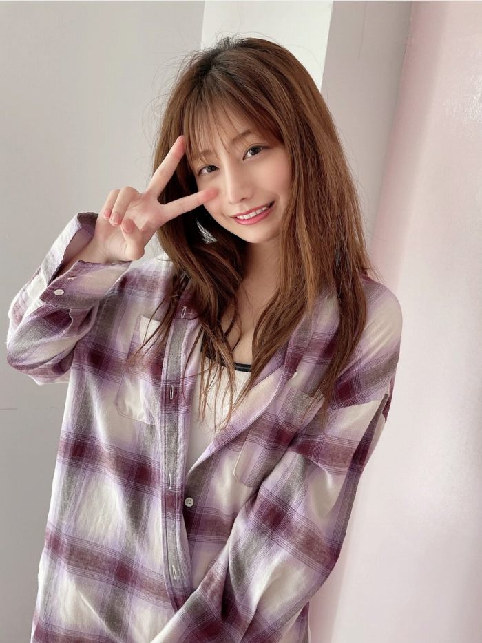 鈴木優香 ちょっと脱ぎすぎ水着グラビア画像！