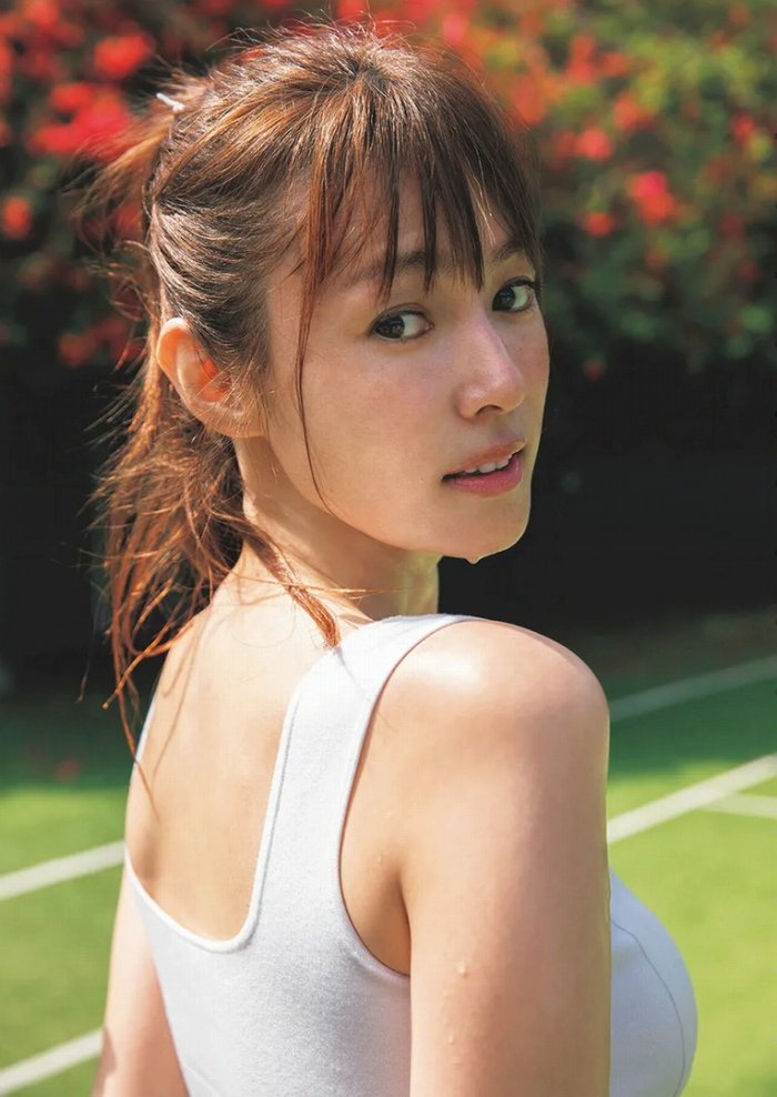 深田恭子 ムッチリ水着＆下着グラビア画像！