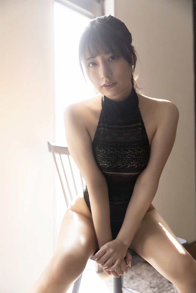 鈴木優香 ちょっと脱ぎすぎ水着グラビア画像！