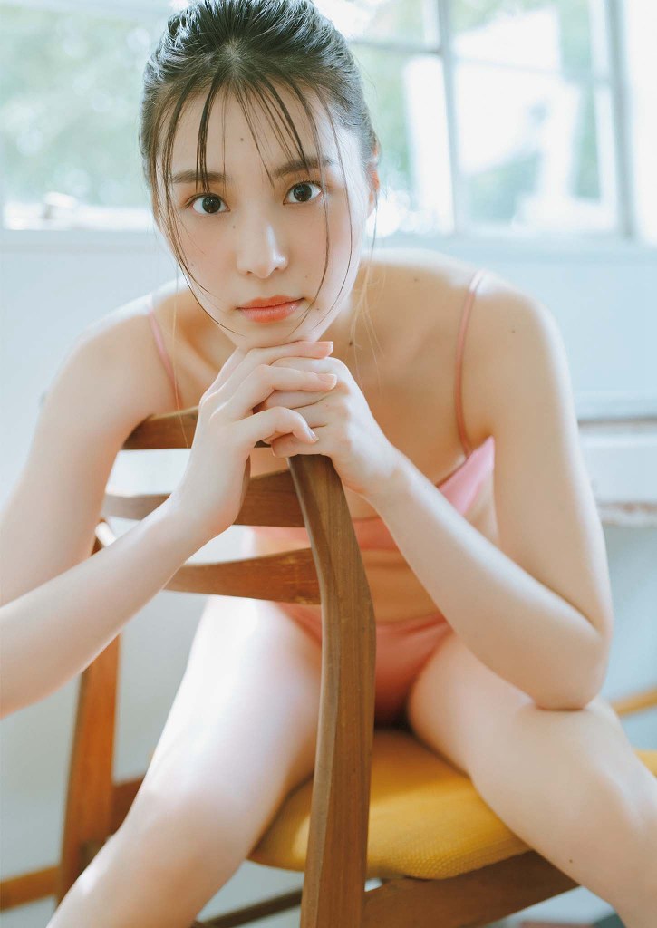 相楽伊織 けっこうボインな水着グラビア画像！