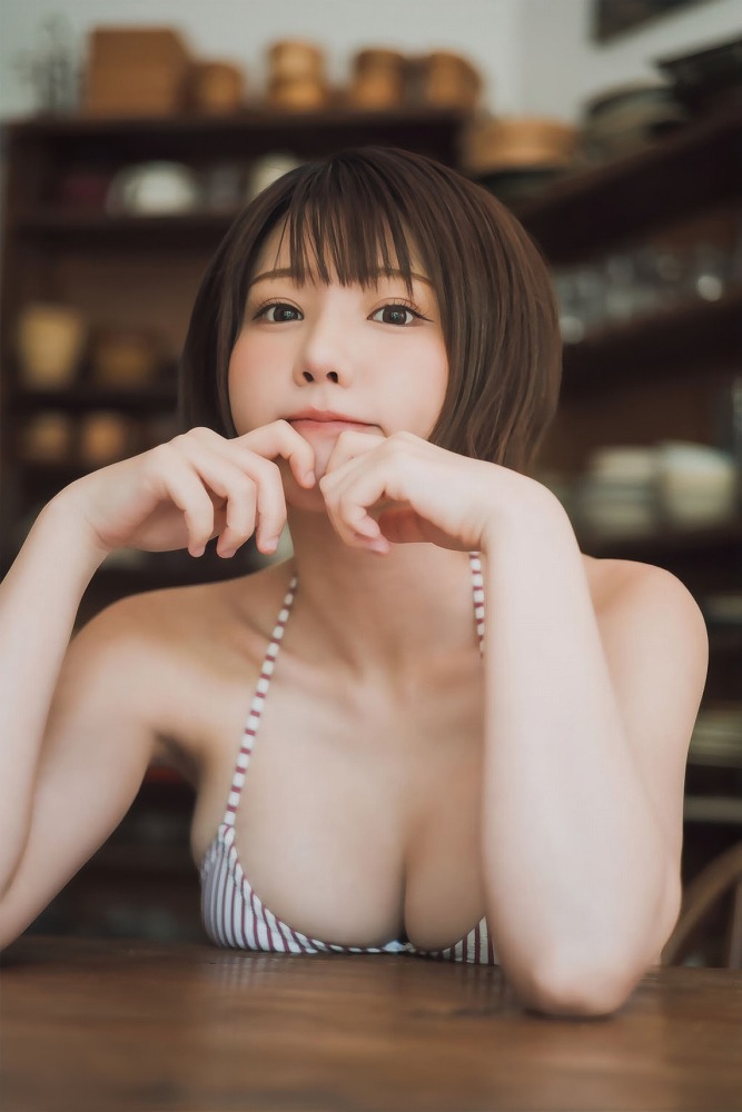 えなこ 過去のグラビア画像