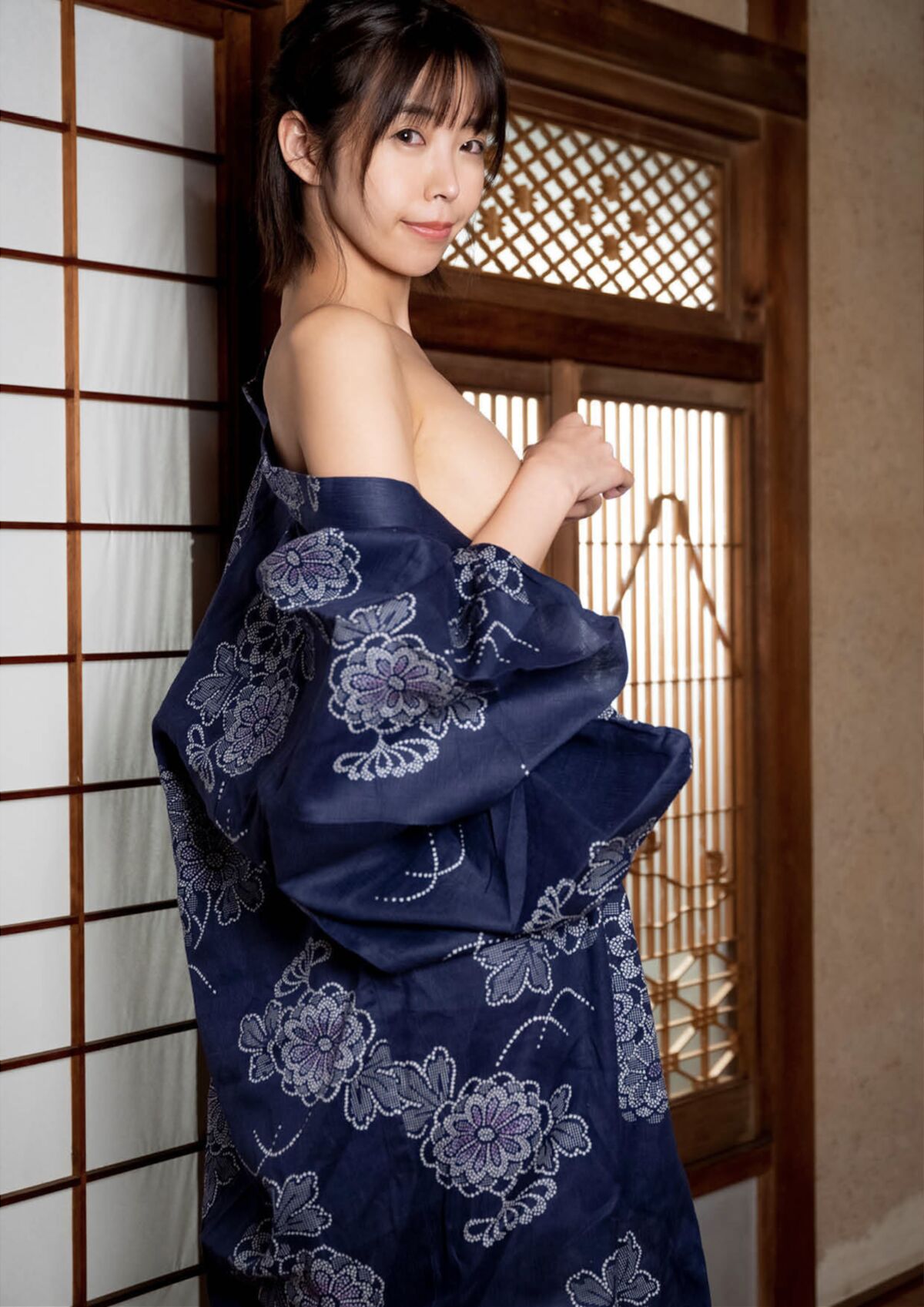 Manaka Tugu 真中つぐ - デジタル写真集 Eureka