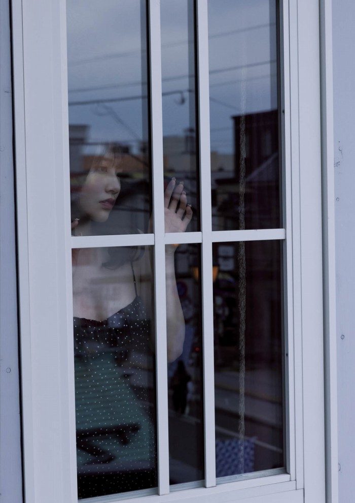 河北彩伽 絵になるEカップ美乳のヌード画像！