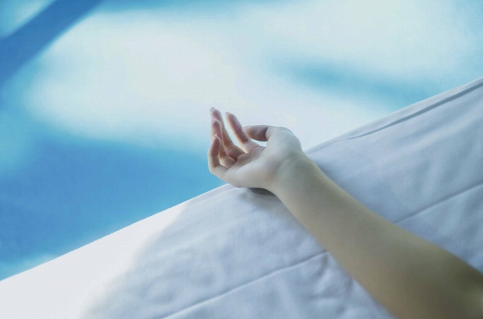 鈴木優香 ちょっと脱ぎすぎ水着グラビア画像！