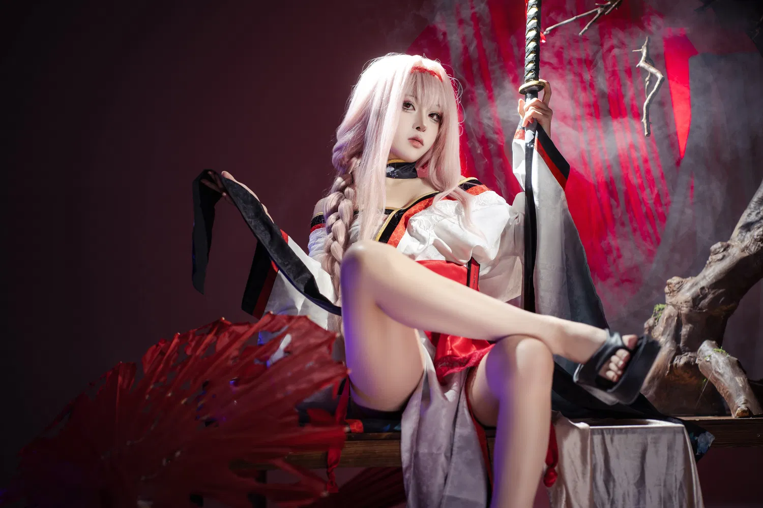 [Cosplay] 矢量鱼 Nikke胜利女神 暗莲