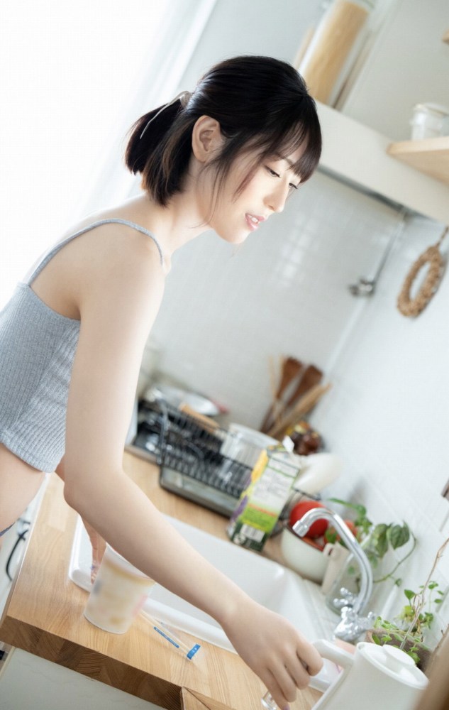 瀧本雫葉 Gカップ美乳のパイパンヌード画像！