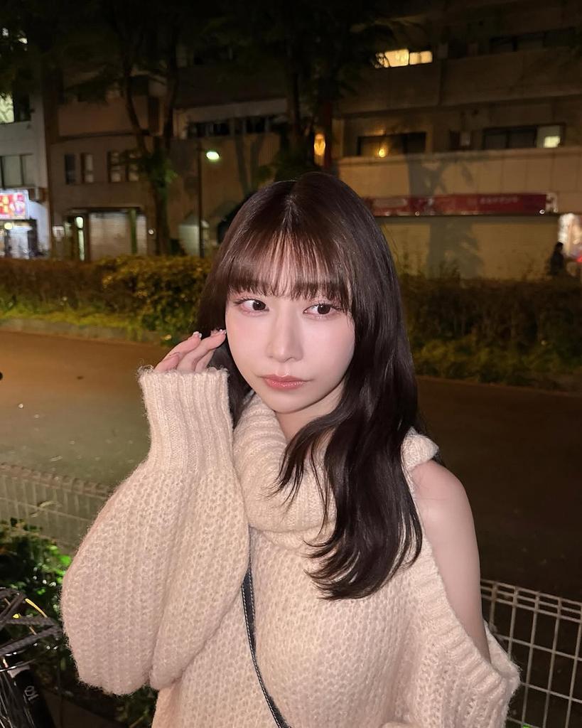 鈴木優香 ちょっと脱ぎすぎ水着グラビア画像！