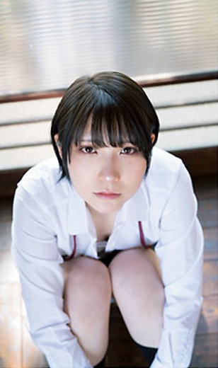 あまつまりな 脱ぎすぎ水着＆下着グラビア画像！