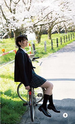 あまつまりな 脱ぎすぎ水着＆下着グラビア画像！