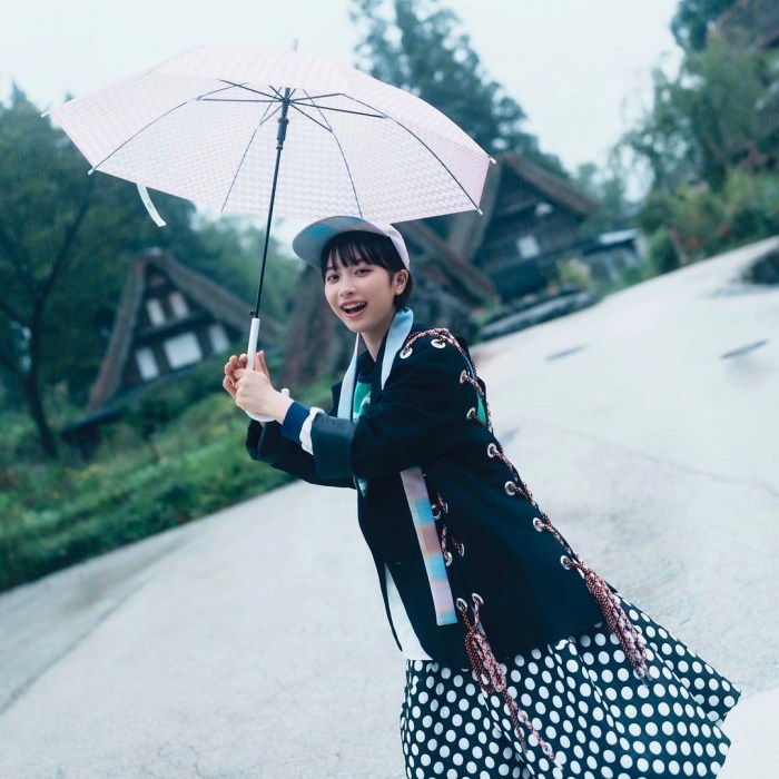 藤﨑ゆみあ 鬼かわすぎる着衣グラビア画像！