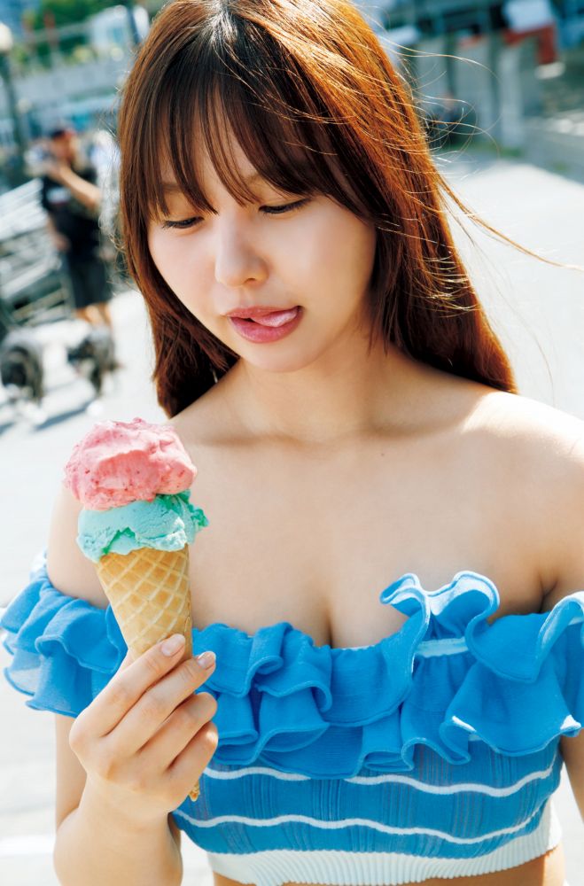 本郷柚巴 まぶしいボインの水着グラビア画像！