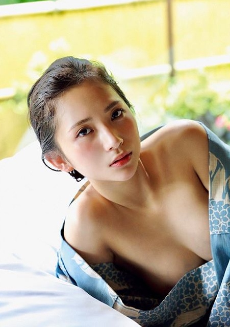 街山みほ 美乳ヘアヌード＆水着グラビア画像！