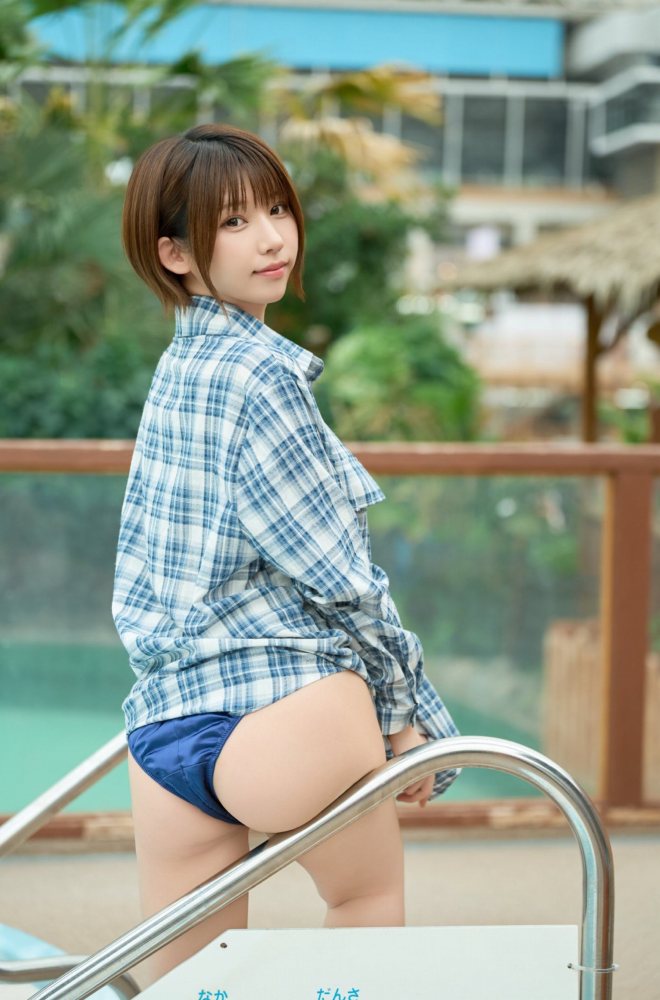 えなこ 過去のグラビア画像