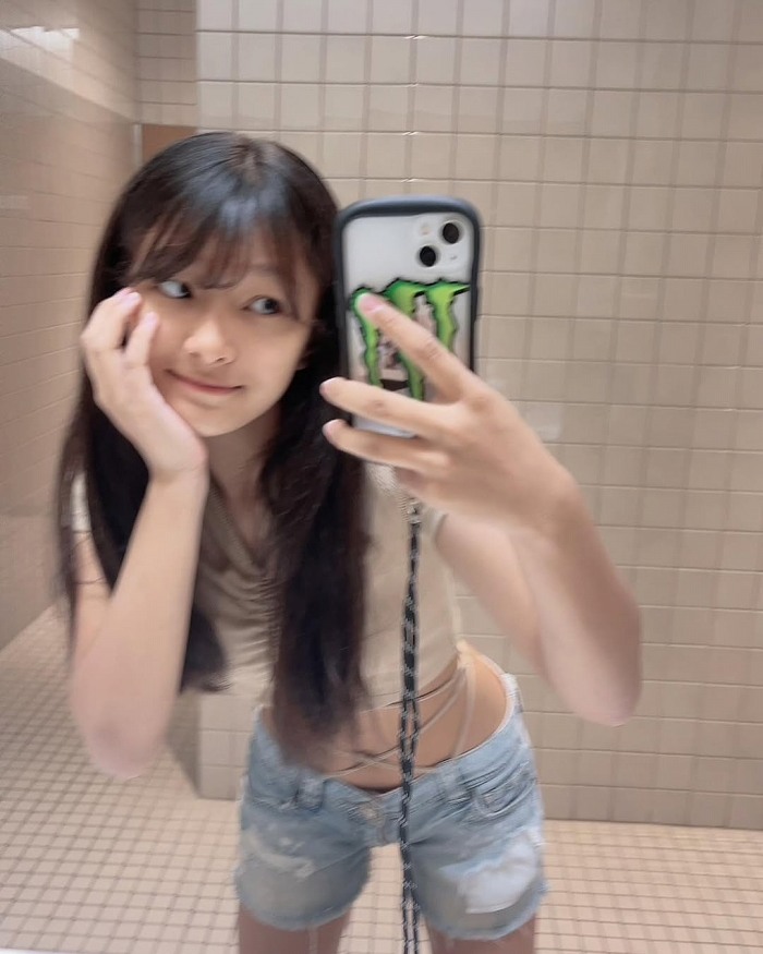 虹咲カリナ けっこう巨乳な水着グラビア画像！