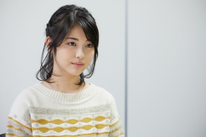 浜辺美波 鬼かわな水着＆浴衣グラビア画像！