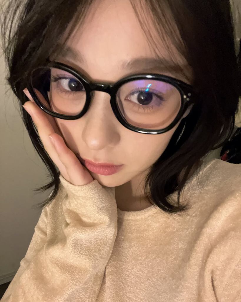 髙野真央 Gカップボインの水着グラビア画像！