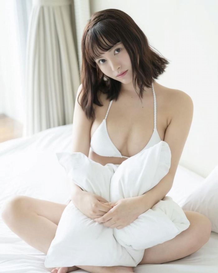 鈴木聖 Fカップが凄い水着＆下着グラビア画像！