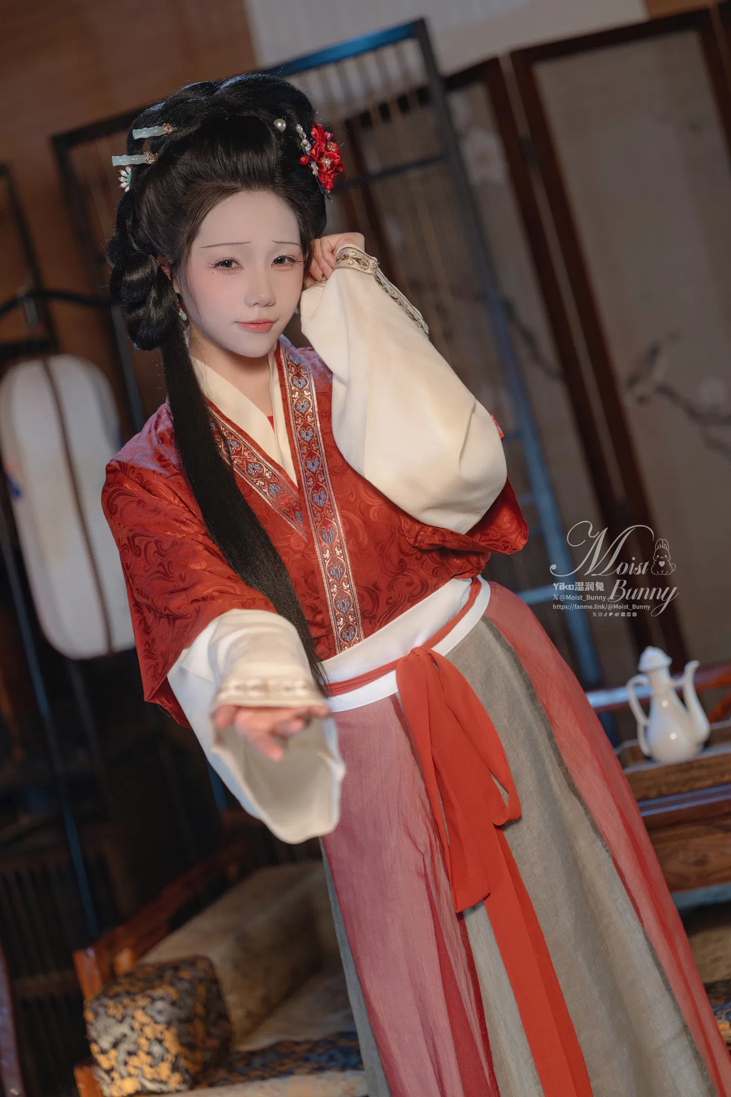 [Cosplay] Yiko湿润兔 2026年02月作品 快马加鞭·金莲迎春